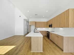 5029 Van Fleet Street A/B, Houston TX 77033