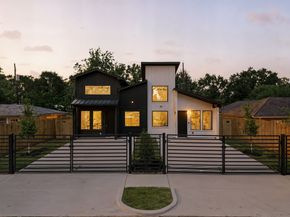 5029 Van Fleet Street A/B, Houston TX 77033