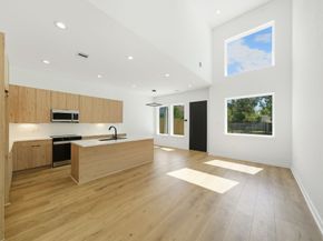 5029 Van Fleet Street A/B, Houston TX 77033