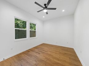 5029 Van Fleet Street A/B, Houston TX 77033