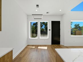 5029 Van Fleet Street A/B, Houston TX 77033