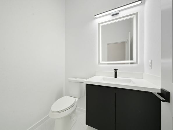 5029 Van Fleet Street A/B, Houston TX 77033