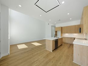 5029 Van Fleet Street A/B, Houston TX 77033