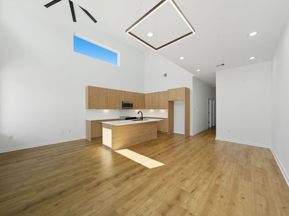 5029 Van Fleet Street A/B, Houston TX 77033