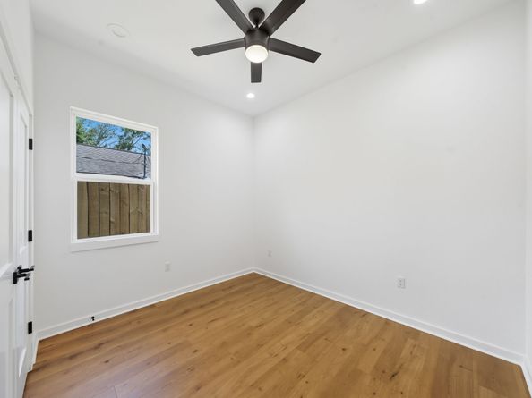 5029 Van Fleet Street A/B, Houston TX 77033