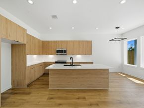 5029 Van Fleet Street A/B, Houston TX 77033