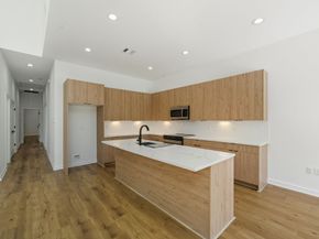 5029 Van Fleet Street A/B, Houston TX 77033