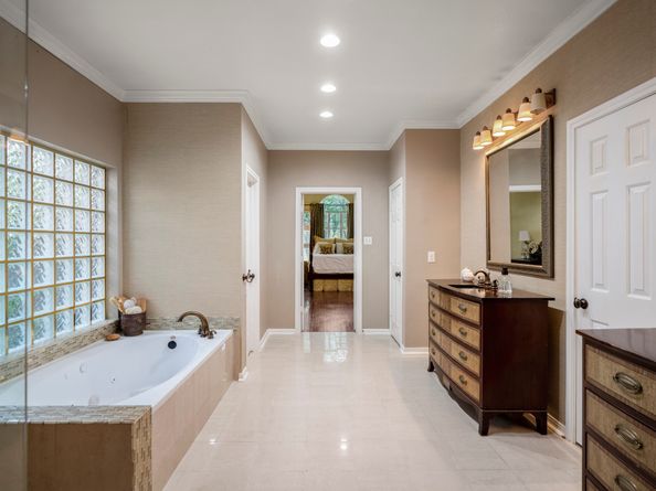 9515 Sotherloch Lake Drive, Spring TX 77379