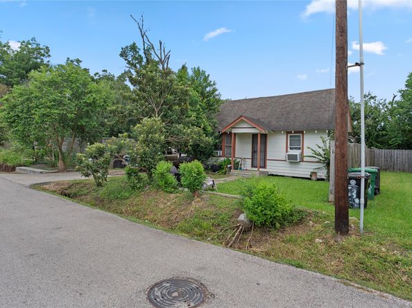 5902 Grace Lane, Houston TX 77021