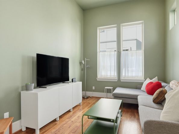 704 Paige Street, Houston TX 77003