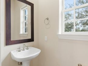 704 Paige Street, Houston TX 77003