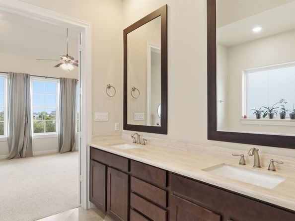 704 Paige Street, Houston TX 77003