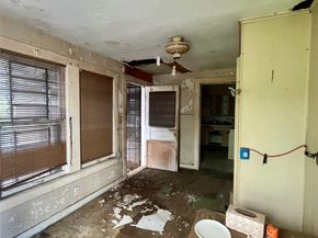 5845 Darling Street, Houston TX 77007