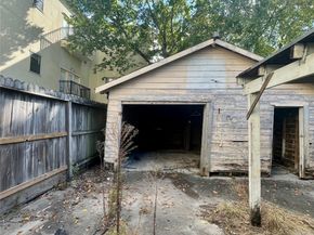 5845 Darling Street, Houston TX 77007