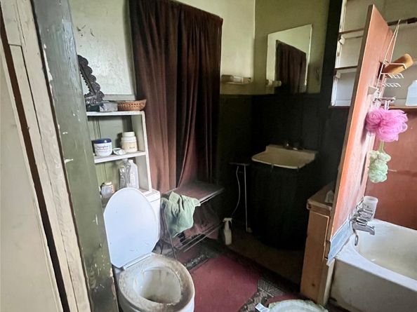 5845 Darling Street, Houston TX 77007