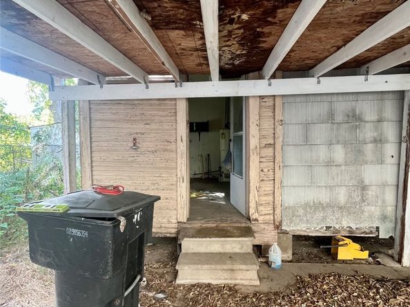 5845 Darling Street, Houston TX 77007