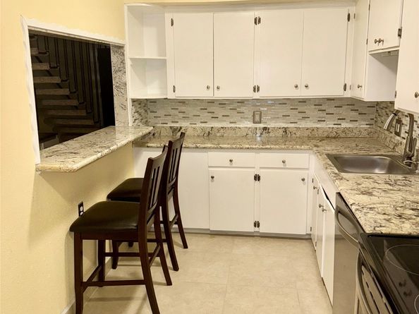 2503 Mccue Road 6, Houston TX 77056