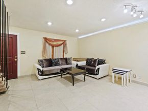 2503 Mccue Road 6, Houston TX 77056