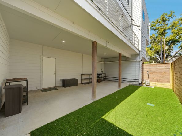 219 Pheasant Street B, Houston TX 77018