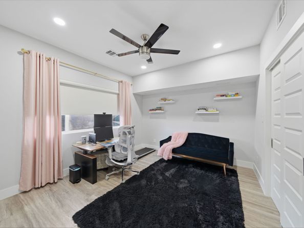 219 Pheasant Street B, Houston TX 77018