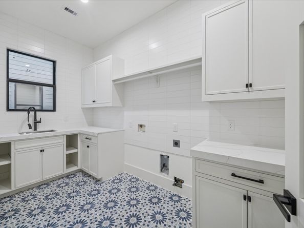 614 Eleanor Street, Houston TX 77009