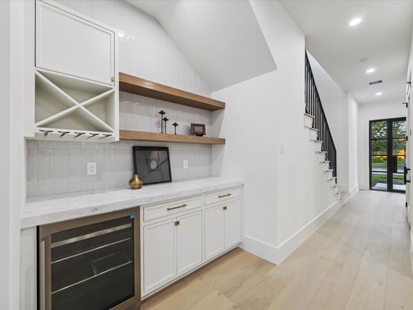 614 Eleanor Street, Houston TX 77009