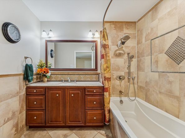 10902 Mullins Drive, Houston TX 77096