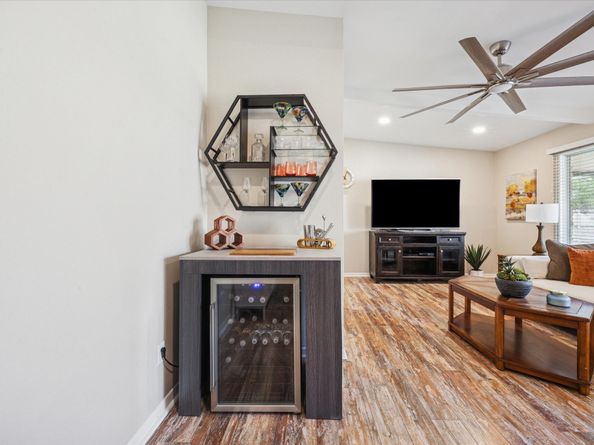 10902 Mullins Drive, Houston TX 77096