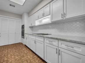 7015 Lacy Hill Drive, Houston TX 77036