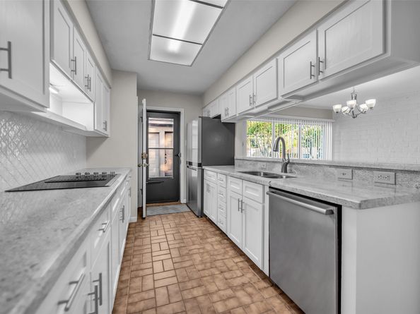 7015 Lacy Hill Drive, Houston TX 77036