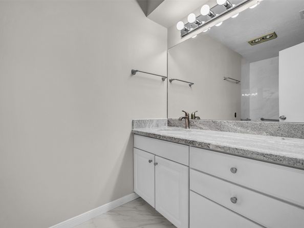 7015 Lacy Hill Drive, Houston TX 77036