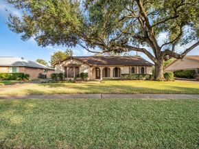 7015 Lacy Hill Drive, Houston TX 77036