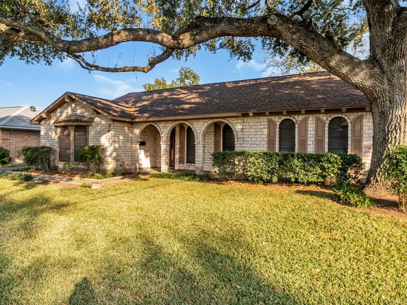 7015 Lacy Hill Drive, Houston TX 77036