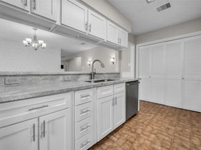 7015 Lacy Hill Drive, Houston TX 77036