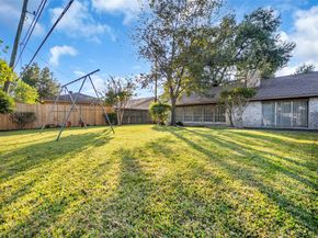 7015 Lacy Hill Drive, Houston TX 77036