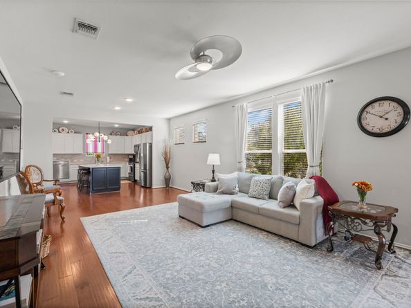 406 Thistle Thorn Drive, The Woodlands TX 77382