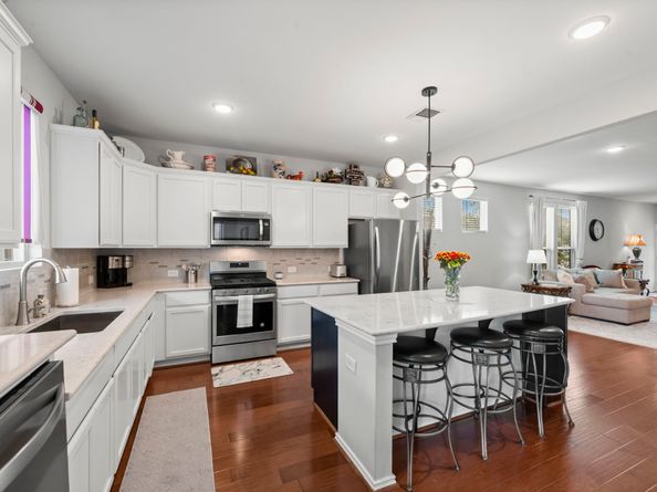 406 Thistle Thorn Drive, The Woodlands TX 77382