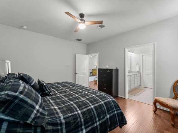 406 Thistle Thorn Drive, The Woodlands TX 77382