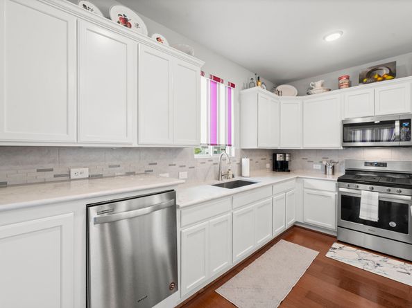 406 Thistle Thorn Drive, The Woodlands TX 77382