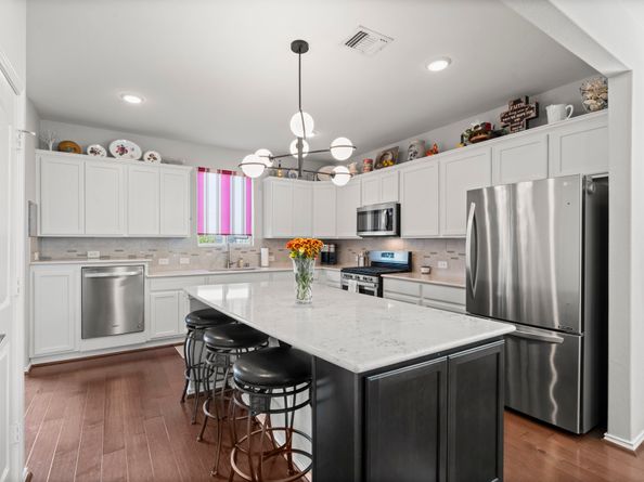 406 Thistle Thorn Drive, The Woodlands TX 77382