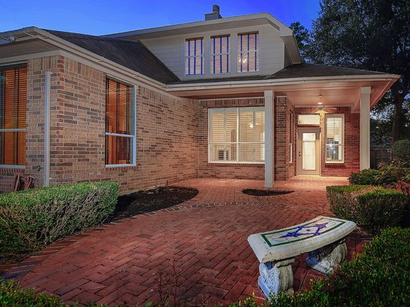 7 Sovereign Way, Conroe TX 77384