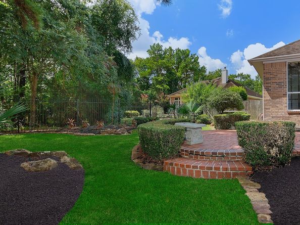 7 Sovereign Way, Conroe TX 77384