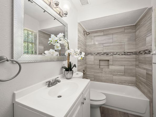 5219 Myrtlewood Street, Houston TX 77033