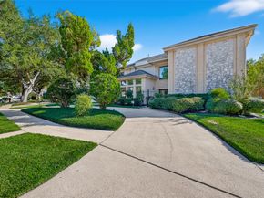 1698 Creekside Drive, Sugar Land TX 77478