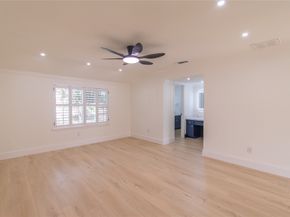 5805 Valley Forge Drive 96, Houston TX 77057