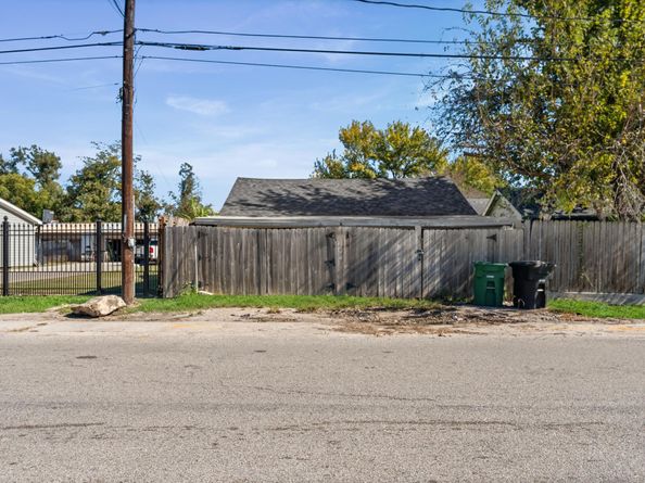 605 Post Street, Houston TX 77022