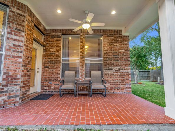 34 Windsor Bridge Drive, Conroe TX 77384