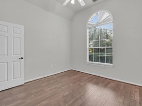 34 Windsor Bridge Drive, Conroe TX 77384