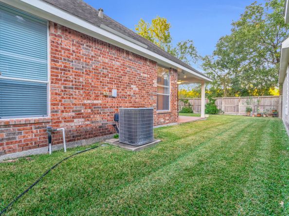 34 Windsor Bridge Drive, Conroe TX 77384