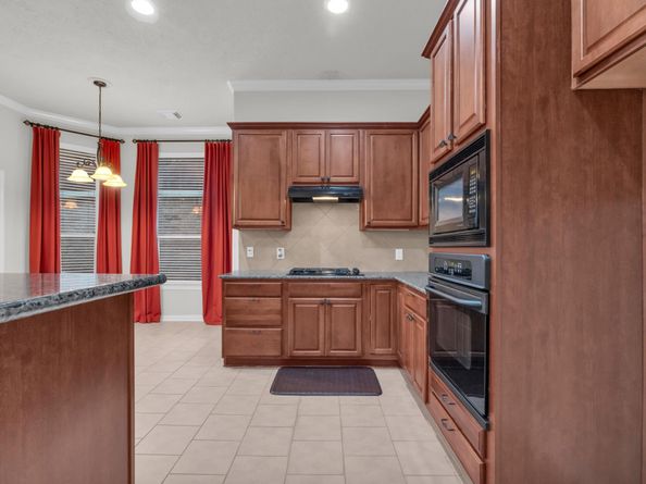 34 Windsor Bridge Drive, Conroe TX 77384